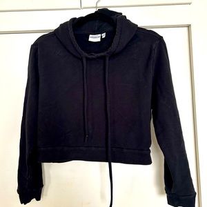 Good American cropped hoodie